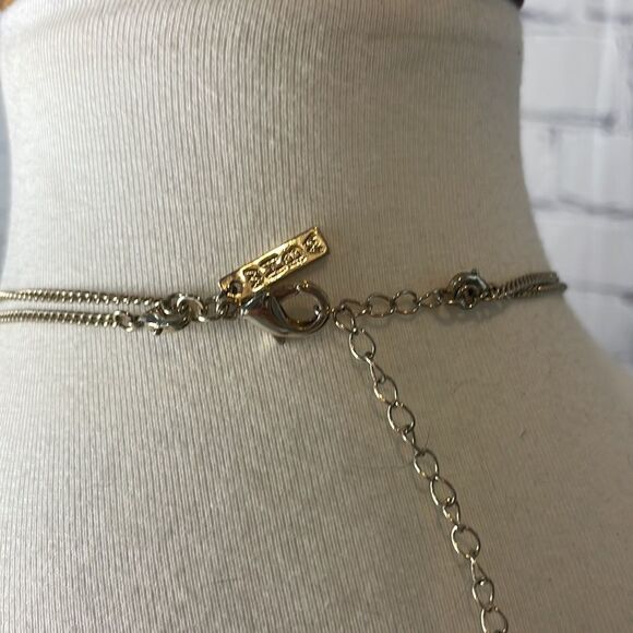 💠 White House Black Market Layered Necklace - Picture 3 of 4